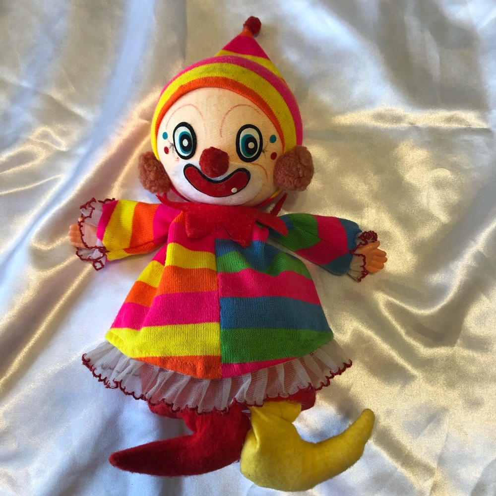 VINTAGE Musical Schmid Clown.Colorful Striped Plush Toy.Plays Send In The Clowns